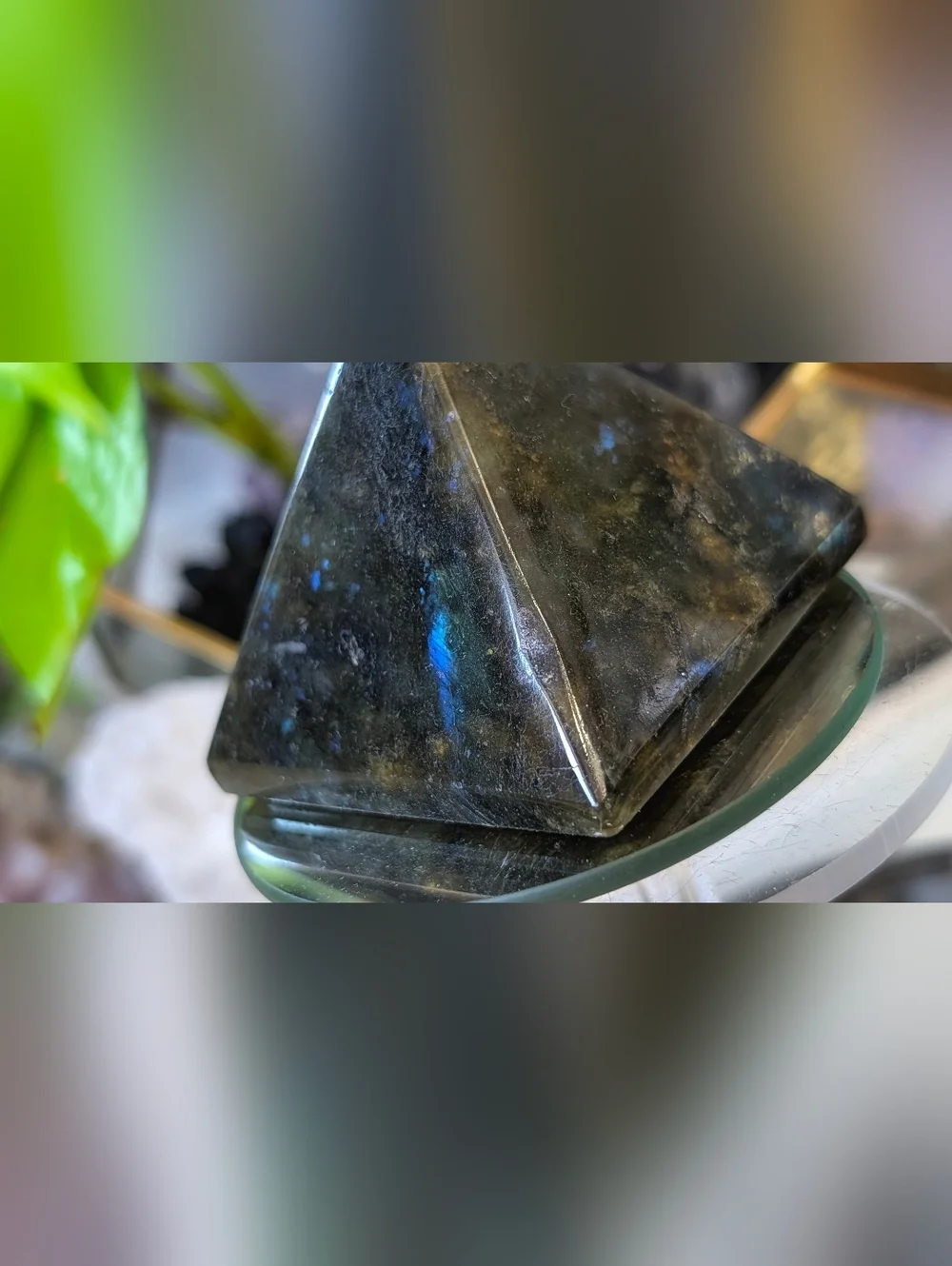 Labradorite Flash Crystal Pyramid - Picture 2 of 12